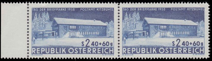 Austria 1958 Stamp Day with plate variety Closed Window unmounted mint pair with normal.