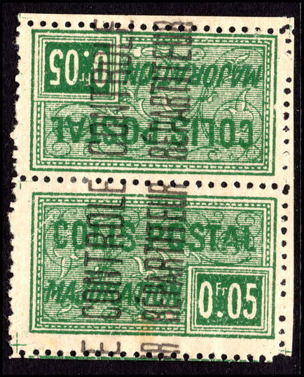 Algeria 1924-27 5c green Colis Postale tete-beche pair lightly mounted mint.