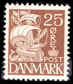 Denmark 1933-41 25ø brown Caravel die II unmounted mint.