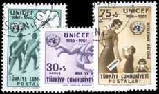 Turkey 1961 15th Anniv of UNICEF fine used.